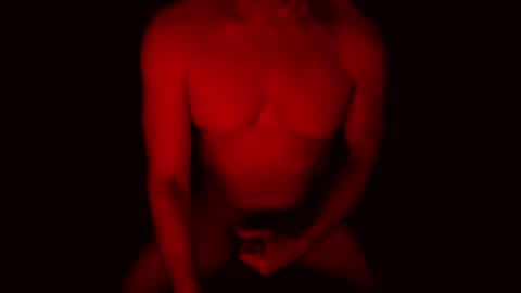 Snapshot of thehungmantis chatting on October 9, 2:42 am thehungmantis online show from October 9, 2:42 am