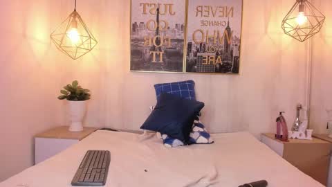 Theia  online show from December 5, 3:50 pm