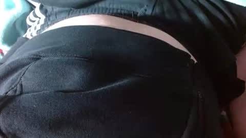 Snapshot of thejerk1974 chatting on April 7, 9:48 pm Liam online show from April 7, 9:48 pm