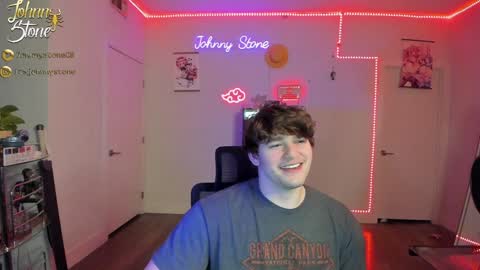 Snapshot of thejohnnystone chatting on February 4, 1:13 am Johnny Stone online show from February 4, 1:13 am