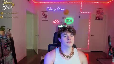 Snapshot of thejohnnystone chatting on February 14, 1:13 am Johnny Stone online show from February 14, 1:13 am