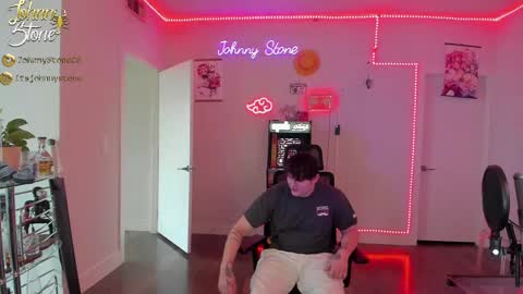 Snapshot of thejohnnystone chatting on February 18, 12:15 am Johnny Stone online show from February 18, 12:15 am