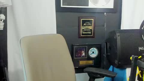 Goddess Nola online show from February 13, 7:10 pm