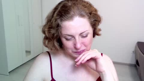 Ella online show from December 15, 7:46 am