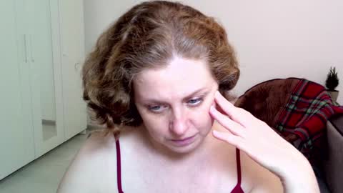 Ella online show from January 12, 2:52 pm