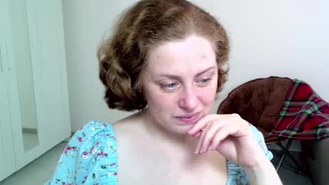 Ella online show from January 25, 8:00 am