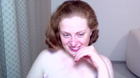 Ella online show from December 1, 4:12 pm