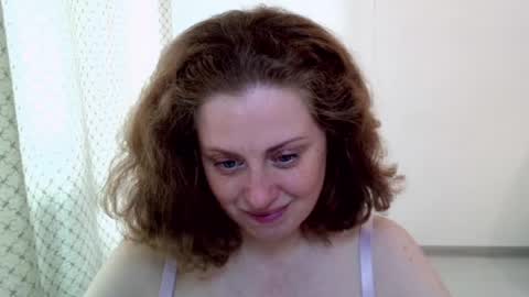 Ella online show from May 12, 7:49 am