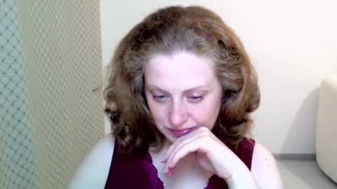 Ella online show from May 27, 6:49 pm