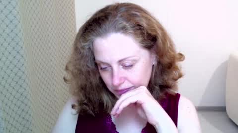 Ella online show from May 29, 8:29 pm