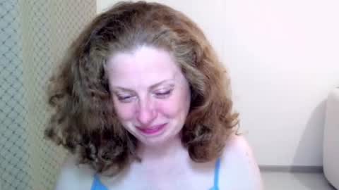 Ella online show from July 8, 8:57 pm