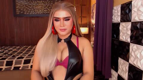 Paula online show from March 15, 8:20 am