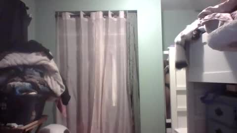 Snapshot of thelittlebambii chatting on January 7, 10:08 pm Little Bambii online show from January 7, 10:08 pm