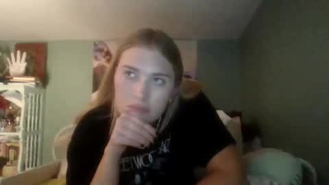 Little Bambii online show from November 18, 12:49 am