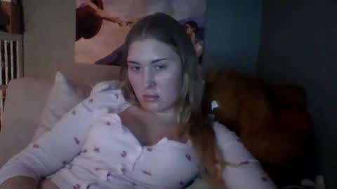 Snapshot of thelittlebambii chatting on February 27, 2:44 am Little Bambii online show from February 27, 2:44 am