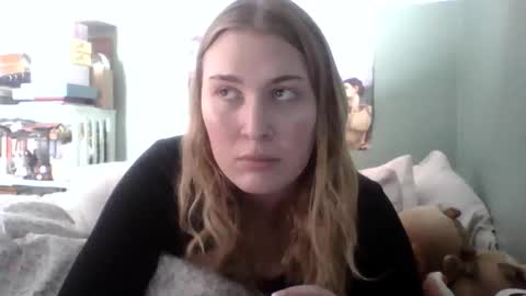 Snapshot of thelittlebambii chatting on February 28, 6:31 pm Little Bambii online show from February 28, 6:31 pm