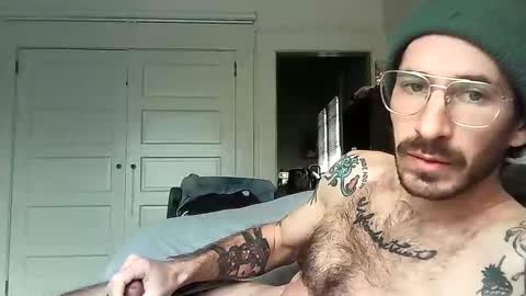 Snapshot of themasturater chatting on December 17, 4:57 pm The Masturater online show from December 17, 4:57 pm