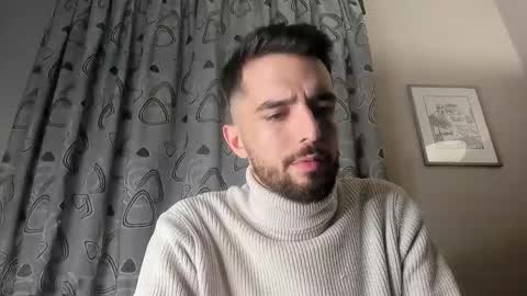 themmistokles online show from December 12, 8:10 pm