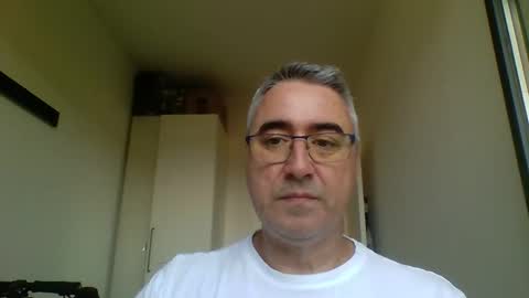 Snapshot of themohican chatting on April 17, 9:12 am Themohican online show from April 17, 9:12 am