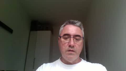 Snapshot of themohican chatting on April 20, 4:32 pm Themohican online show from April 20, 4:32 pm