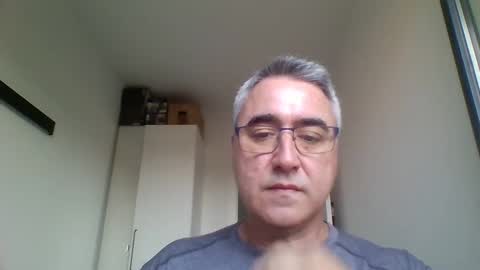 Snapshot of themohican chatting on April 25, 1:41 pm Themohican online show from April 25, 1:41 pm