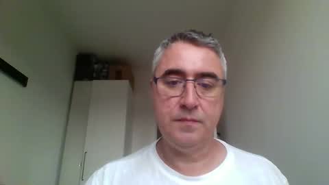 Snapshot of themohican chatting on April 29, 5:30 pm Themohican online show from April 29, 5:30 pm
