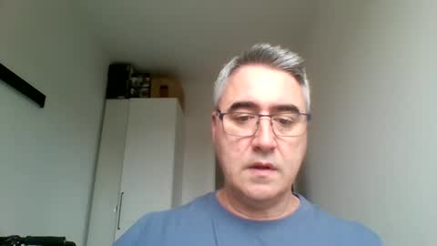 Snapshot of themohican chatting on May 9, 8:52 am Themohican online show from May 9, 8:52 am