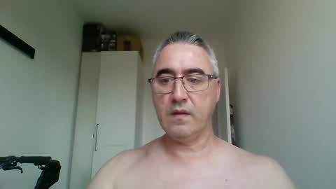 Snapshot of themohican chatting on May 28, 3:53 pm Themohican online show from May 28, 3:53 pm