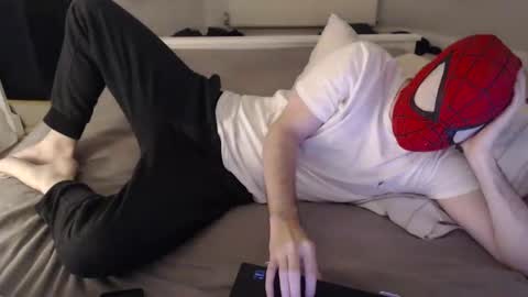 Snapshot of thenakedspidey chatting on November 17, 1:55 am thenakedspidey online show from November 17, 1:55 am