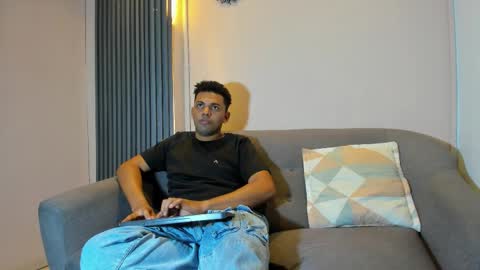 Snapshot of theo_morris chatting on March 2, 4:14 am theo_morris online show from March 2, 4:14 am