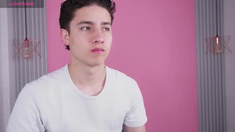 Snapshot of theohawke_ chatting on January 19, 1:44 pm THEO- MATEO online show from January 19, 1:44 pm