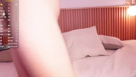 Snapshot of theohawke_ chatting on January 25, 8:00 pm THEO- MATEO online show from January 25, 8:00 pm