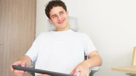 Snapshot of theohawke_ chatting on February 13, 4:28 pm THEO- MATEO online show from February 13, 4:28 pm