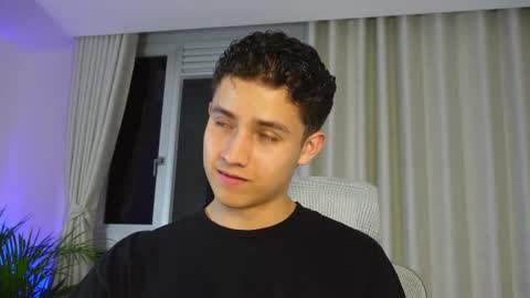 Snapshot of theohawke_ chatting on March 7, 11:49 pm THEO- MATEO online show from March 7, 11:49 pm