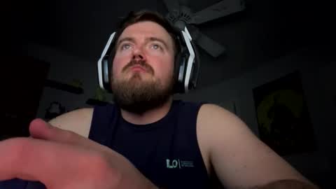 Snapshot of theone0722326 chatting on December 4, 8:23 am theone0722326 online show from December 4, 8:23 am