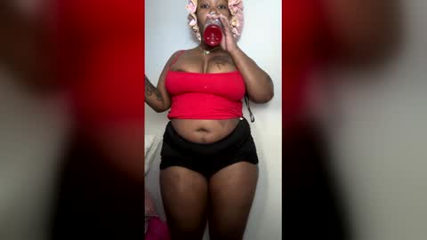 Snapshot of theoneandonlydoll chatting on February 25, 5:11 pm theoneandonlydoll online show from February 25, 5:11 pm