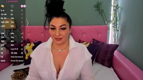 theonerosegoddes online show from February 27, 8:20 pm