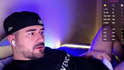 Snapshot of theoravi chatting on February 1, 4:44 am Theo Ravi online show from February 1, 4:44 am