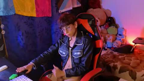 Snapshot of theprince_red chatting on October 7, 10:18 pm Matt independent model online show from October 7, 10:18 pm