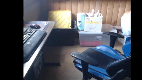 Snapshot of therealbigcheese0695 chatting on March 1, 6:54 pm therealbigcheese0695 online show from March 1, 6:54 pm