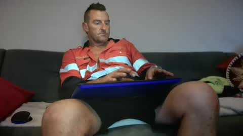 Snapshot of therealkurva4u chatting on January 5, 10:50 pm therealkurva4u online show from January 5, 10:50 pm