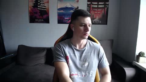 Nick   online show from April 9, 10:09 am