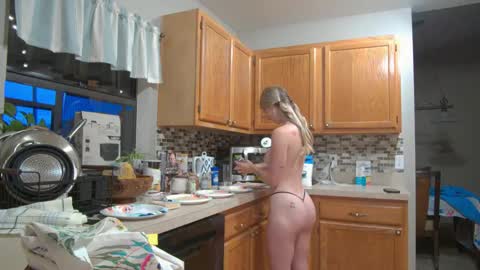 therosiecheeks online show from May 29, 12:19 am