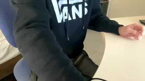 Snapshot of theroxxor chatting on December 26, 10:26 am theroxxor online show from December 26, 10:26 am