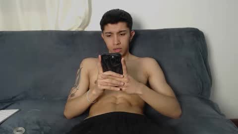 Snapshot of thesaint_xxx chatting on November 14, 4:33 am thesaint_xxx online show from November 14, 4:33 am