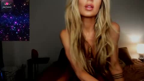 Snapshot of theselina_kyle chatting on June 3, 4:12 pm Selina Kyle online show from June 3, 4:12 pm
