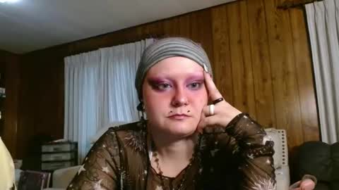 Snapshot of thesirenscall chatting on April 12, 11:43 pm Siren of the Fae online show from April 12, 11:43 pm