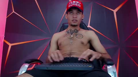 Snapshot of theskinny8inch_ chatting on January 21, 5:49 am theskinny8inch_ online show from January 21, 5:49 am