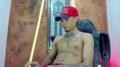 Snapshot of theskinny8inch_ chatting on September 26, 6:39 am theskinny8inch_ online show from September 26, 6:39 am