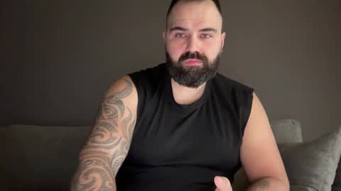 Snapshot of thessalonikios1987 chatting on December 25, 7:03 am Hornyforyou online show from December 25, 7:03 am